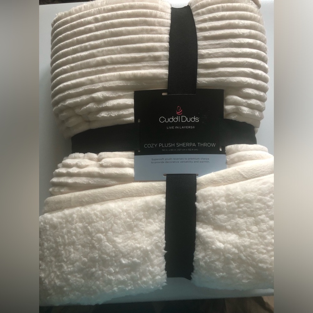 Cuddl Duds Cream Plush Blanket